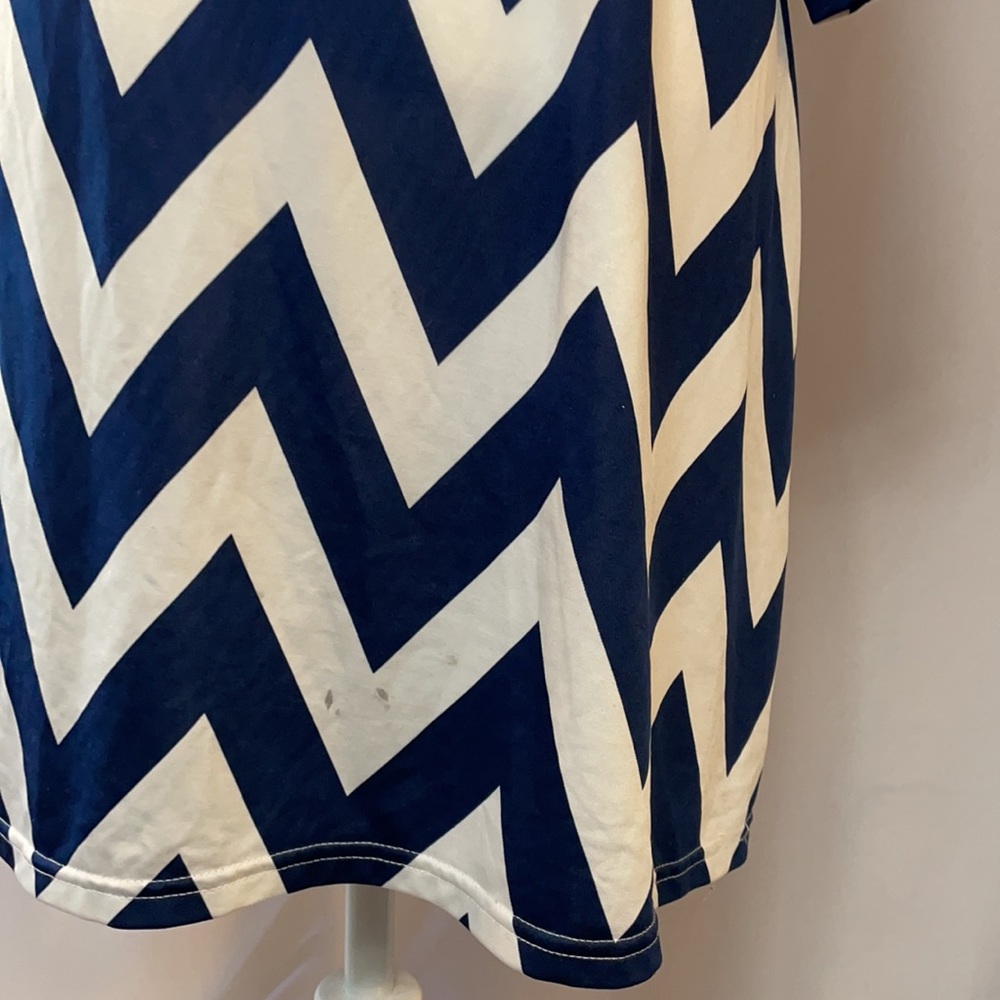 Beautiful Chevron Striped Dress - Picture 3 of 4